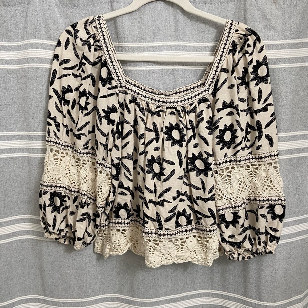 CHRISTIAN SIRIANO / Linen Blend Crochet Peasant Top Size M - Picture 2 of 9